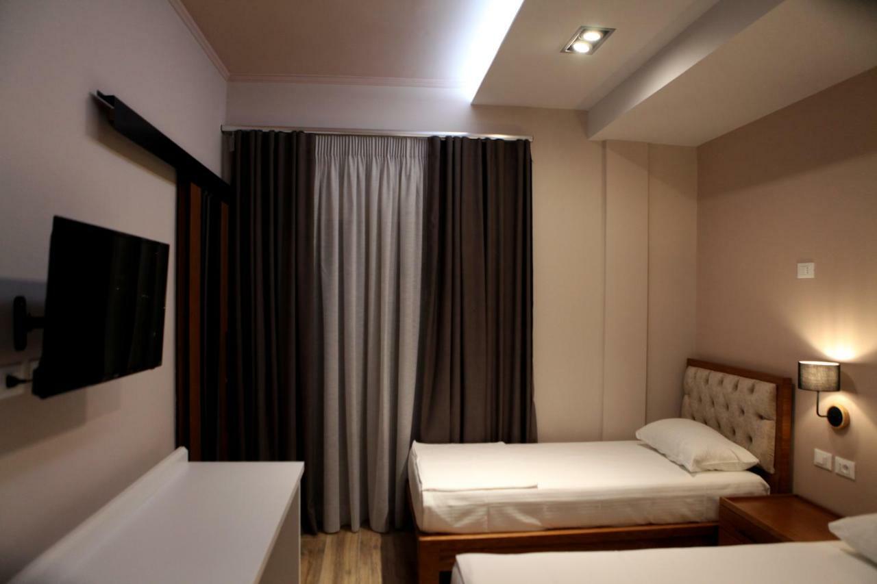 Hotel Pelikan Divjake Exteriér fotografie